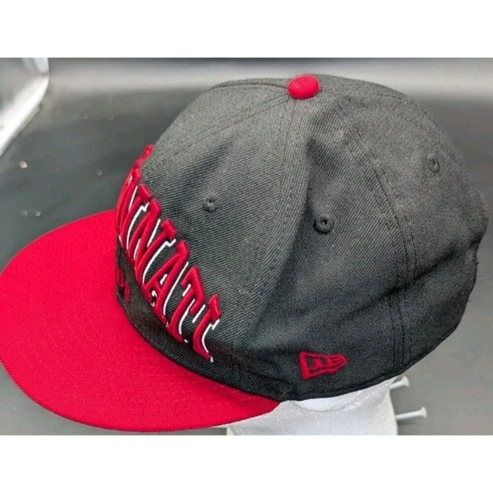 New Era 9Fifty Adjustsble Hat Cincinnati Reds Logo Spell Out MLB One Size